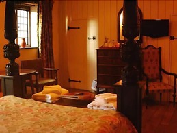 The George Inn and The Plaine