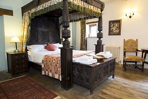 The George Inn and The Plaine