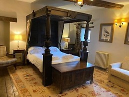 The George Inn and The Plaine