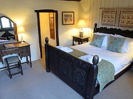 The George Inn and The Plaine