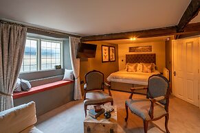 The George Inn and The Plaine