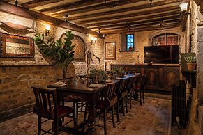 The George Inn and The Plaine