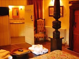 The George Inn and The Plaine