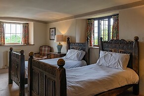 The George Inn and The Plaine