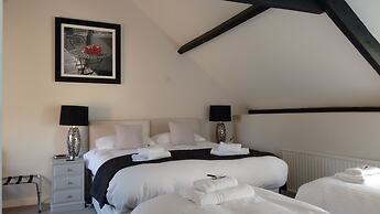 Dragon Inn Crickhowell