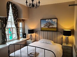 Dragon Inn Crickhowell