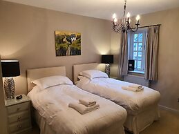 Dragon Inn Crickhowell