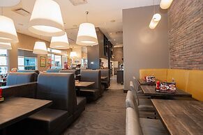 Sandman Signature Edmonton South Hotel