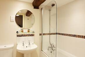 Broom Hall Inn