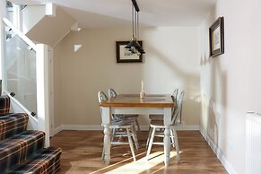 Broom Hall Inn