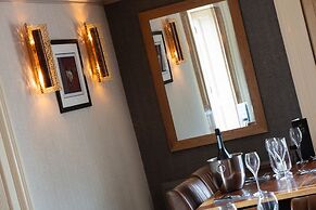 Broom Hall Inn