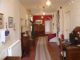 Edgcott House
