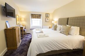 George Hotel