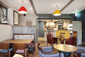 George Hotel