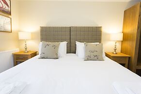 George Hotel