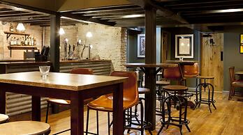 George Hotel