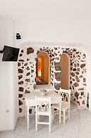 Ilioperato Traditional Apartments