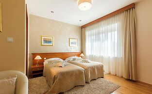 Royal Suites