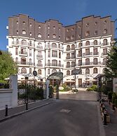 Epoque Hotel