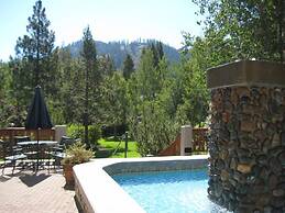 GetAways at Olympic Village Inn