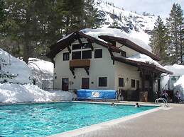 GetAways at Olympic Village Inn