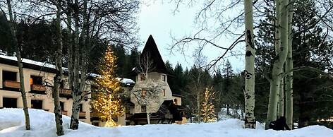 GetAways at Olympic Village Inn
