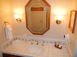 GetAways at Olympic Village Inn
