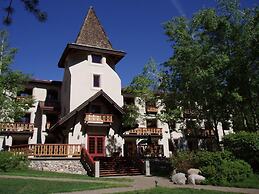 GetAways at Olympic Village Inn