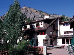 GetAways at Olympic Village Inn