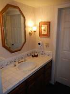 GetAways at Olympic Village Inn