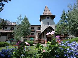 GetAways at Olympic Village Inn