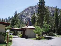 GetAways at Olympic Village Inn