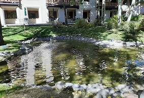 GetAways at Olympic Village Inn