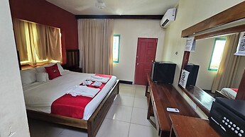 Caye Caulker Plaza Hotel