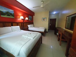 Caye Caulker Plaza Hotel