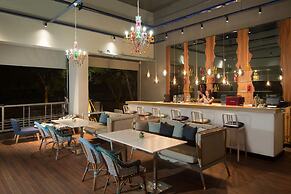 Delonix Hotel Karawang