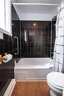 Hotel La Roche Pleureuse