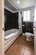 Hotel La Roche Pleureuse