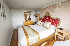 Hotel La Roche Pleureuse