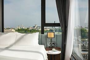 May De Ville Lakeside Hotel