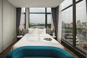 May De Ville Lakeside Hotel