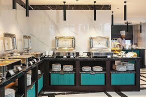 May De Ville Lakeside Hotel