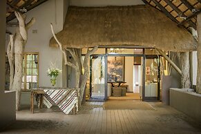 Karongwe Portfolio - Shiduli Private Game Lodge