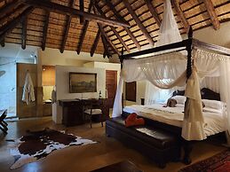 Karongwe Portfolio - Shiduli Private Game Lodge