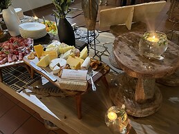 Karongwe Portfolio - Shiduli Private Game Lodge