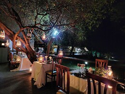 Karongwe Portfolio - Shiduli Private Game Lodge