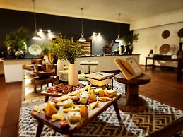 Karongwe Portfolio - Shiduli Private Game Lodge