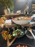 Karongwe Portfolio - Shiduli Private Game Lodge