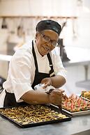 Karongwe Portfolio - Shiduli Private Game Lodge