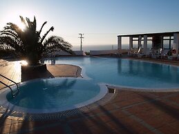 Anemomilos Hotel & Apartments